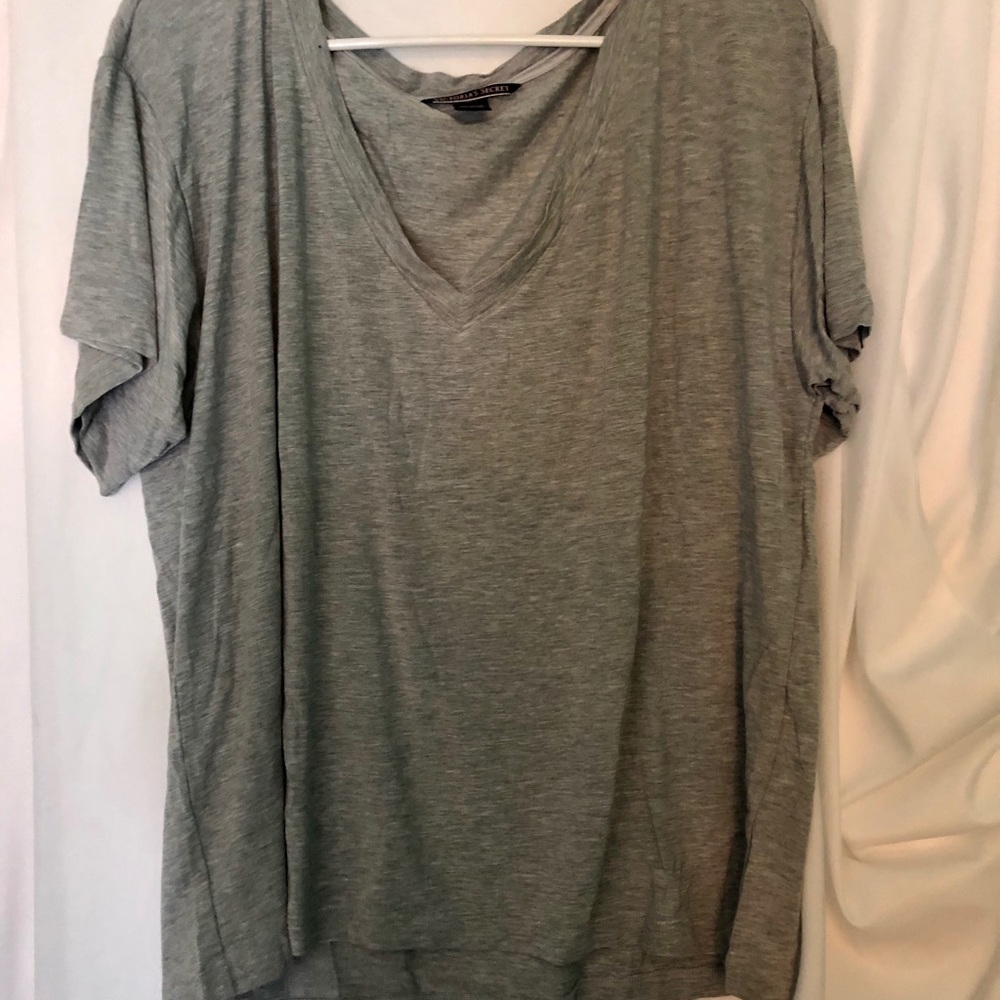 Women’s v neck t shirt